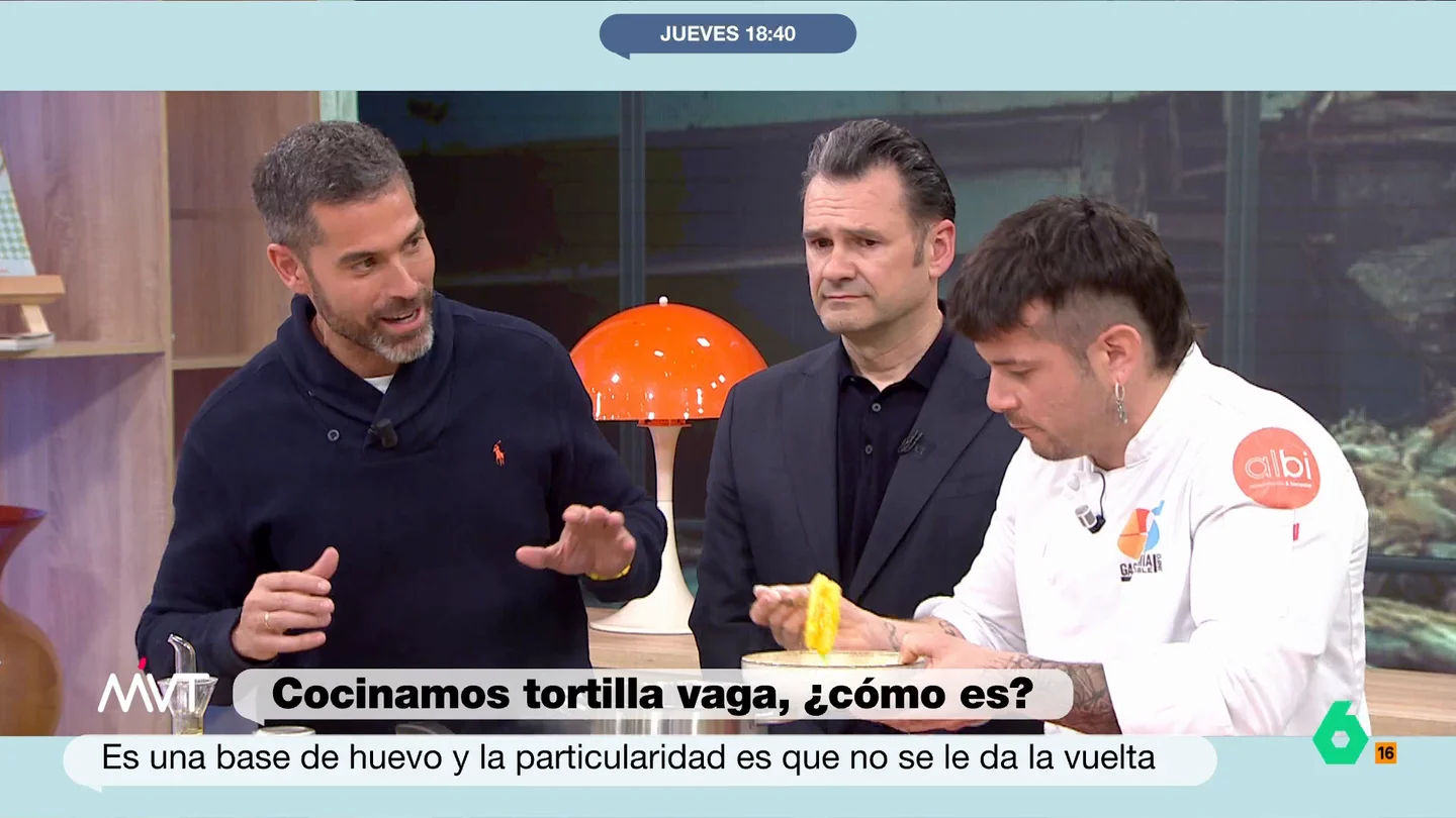 Pablo Ojeda explica la verdad y el mito de los alimentos 'afrodisíacos': "Te puedes tomar una docena de ostras, que..." ¿Son las cocochas afrodisíacas? En este vídeo, Carlos Maldonado y Pablo Ojeda admiten que "con la comida se liga" y el chef explica cómo en su restaurante ha llegado a ver pedidas de mano, mientras el nutricionista desmonta mitos.