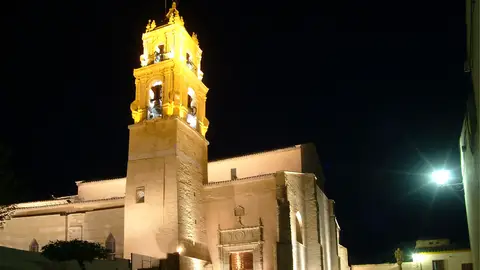 Iglesia de Santa María la Mayor, en Baena, por la noche Iglesia de Santa María la Mayor, en Baena, por la noche