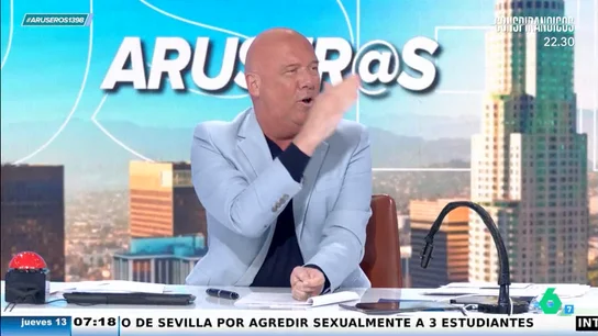 Alfonso Arús confiesa que tuvo un tenso enfrentamiento con una profesora de sus hijos: "Le regalé un diccionario dedicado" Alfonso Arús confiesa que tuvo un tenso enfrentamiento con una profesora de sus hijos: "Le regalé un diccionario dedicado"