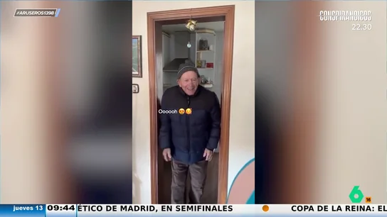 La tierna reacción de un abuelo al ver que su nieta ha adoptado una gata para que le haga compañía: "Estás en casa" La tierna reacción de un abuelo al ver que su nieta ha adoptado una gata para que le haga compañía: "Estás en casa"