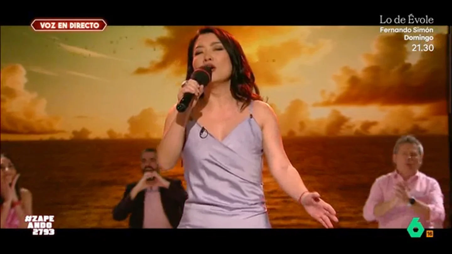 Jiaping emociona a Cristina Pedroche con 'My Heart Will Go On': así ha sido su reto de canto La reportera se enfrenta a la popular canción de Céline Dion en su reto semanal. Para conseguirlo, ha recurrido a la profesora de canto Elizabeth Dolinska. No te pierdas el resultado de su actuación en el vídeo principal.