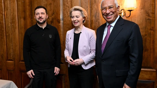Reunión en Múnich entre el presidente de Ucrania, Volodimir Zelenski, la presidente de la Comisión Europea, Ursula Von der Leyen, y el presidente del Consejo Europeo, António Costa. Reunión en Múnich entre el presidente de Ucrania, Volodimir Zelenski, la presidente de la Comisión Europea, Ursula Von der Leyen, y el presidente del Consejo Europeo, António Costa.