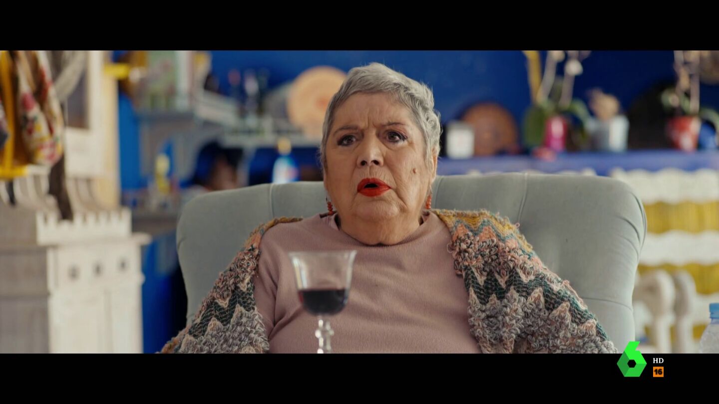 Mar&iacute;a Jim&eacute;nez se abr&iacute;a en este documental que emiti&oacute; laSexta sobre su enfermedad, un c&aacute;ncer de pulm&oacute;n que cuando se lo diagnostic&oacute; su m&eacute;dico, la cantante reaccion&oacute; con un sorprendente "pues muy bien, ya se curar&aacute;".