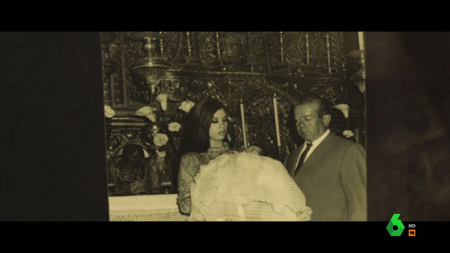 En su documental, Mar&iacute;a Jim&eacute;nez recordaba qu&eacute; signific&oacute; para ella y su familia ser madre soltera, pues el padre de su hija, del que solo desvela que "era una persona absurda que ya muri&oacute;", se desentendi&oacute; de ella.