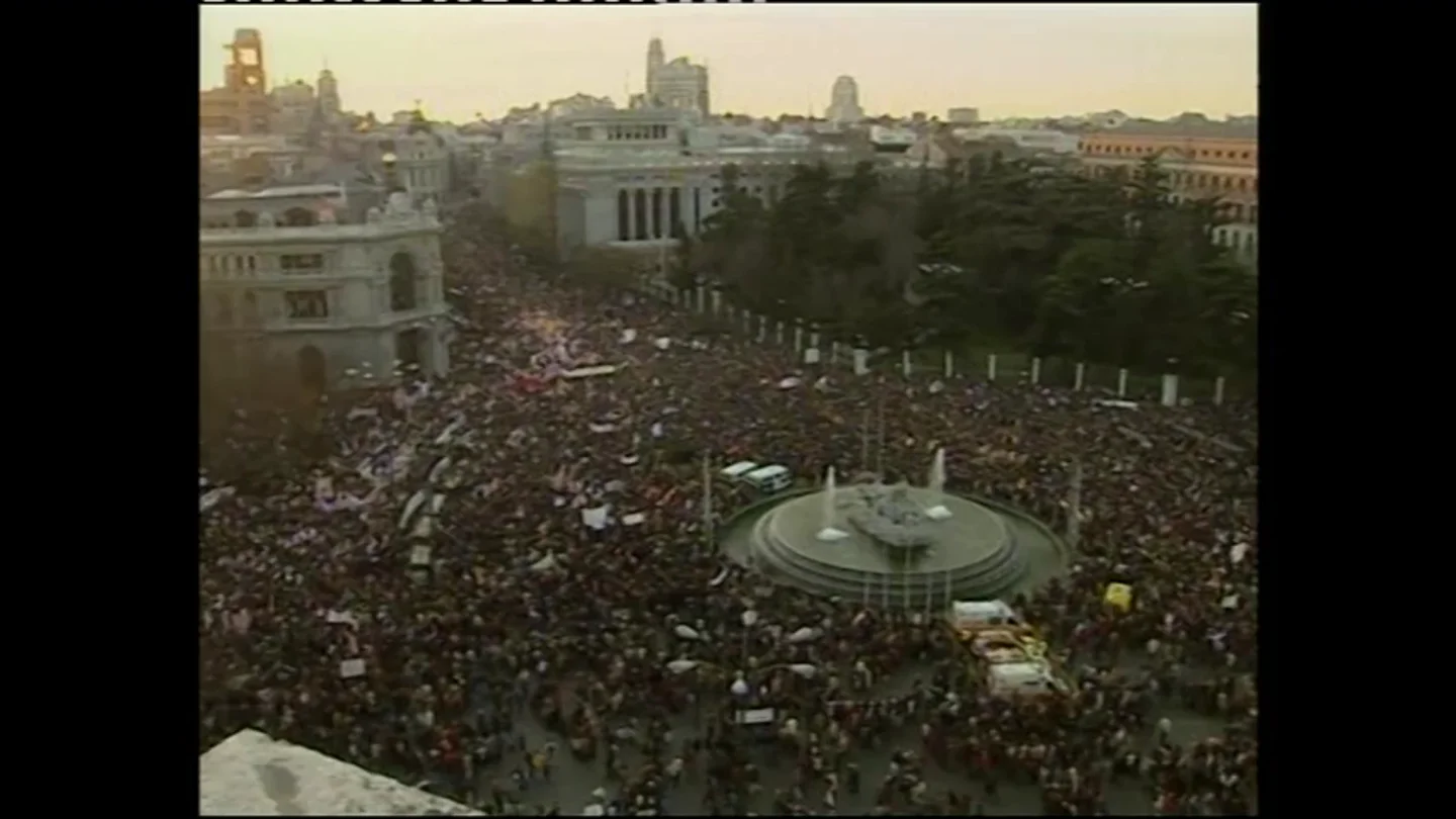 Cuando el mundo entero gritó 'No a la guerra': se cumplen 22 años de las multitudinarias protestas ante la inminente invasión de Irak Cuando el mundo entero gritó 'No a la guerra': se cumplen 22 años de las multitudinarias protestas ante la inminente invasión de Irak