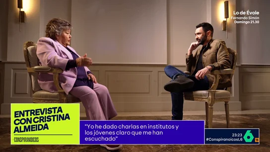 Cristina Almeida: "Un padre se llevó a su hija para que no escuchara mi charla, y me preocupé por ella Cristina Almeida: "Un padre se llevó a su hija para que no escuchara mi charla, y me preocupé por ella
