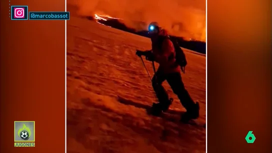 Imágenes impresionantes en el volcán Etna: un hombre esquinando al lado del volcán Imágenes impresionantes en el volcán Etna: un hombre esquinando al lado del volcán