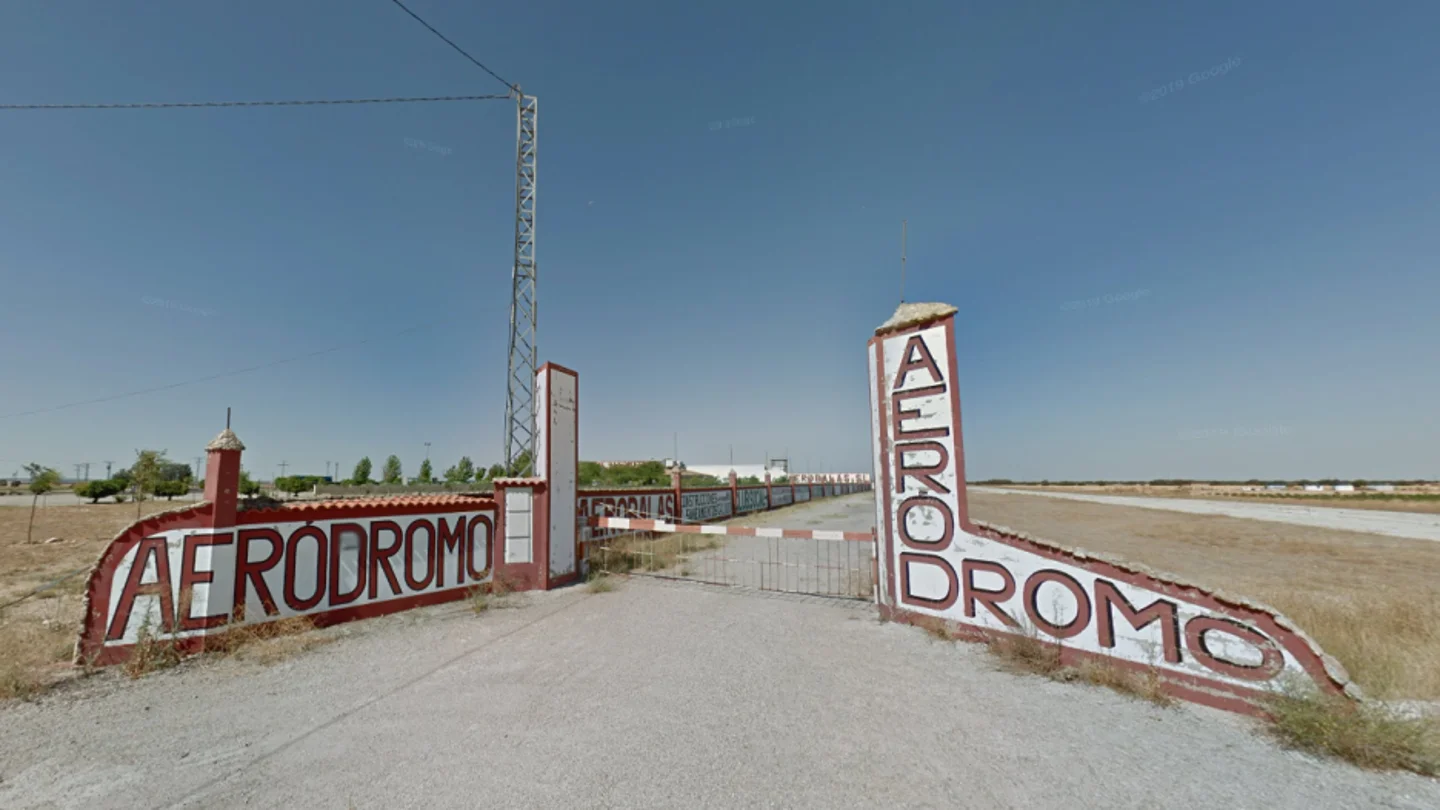 Aeródromo de Casas de los Pinos Aeródromo de Casas de los Pinos