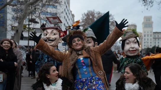 La 'Reina Belluga' durante el 'Arribo' del Carnaval de Barcelona durante el Dijous Gras de 2024. La 'Reina Belluga' durante el 'Arribo' del Carnaval de Barcelona durante el Dijous Gras de 2024.