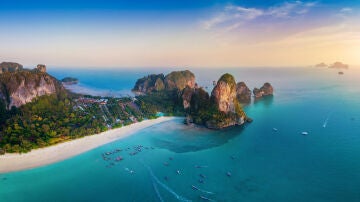 playa de Railey al atardecer, Krabi, Tailandia