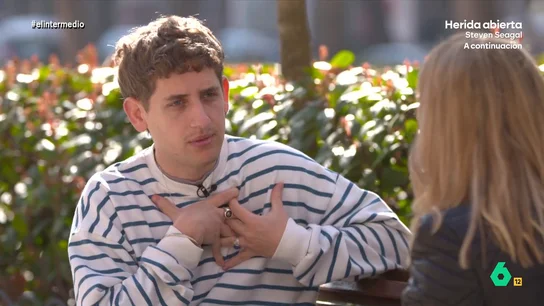 Xavi Martínez cuenta el caso más grave que vivió en la terapia de conversión: "Me llamaron para decirme que se había suicidado" El joven estuvo internado en un centro en Cantabria para hacer una terapia de conversión "más radical". Xavi compartió su estancia con Kendall, una joven chica trans, que terminó suicidándose años después.