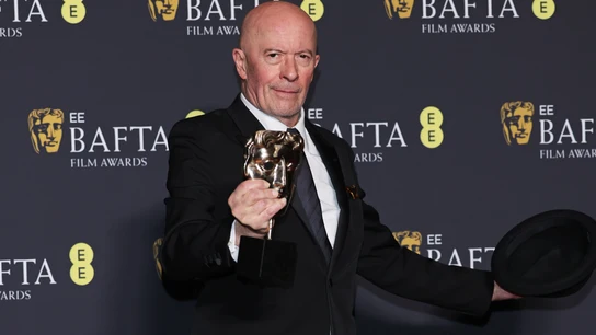 Jacques Audiard, con su premio BAFTA por 'Emilia Pérez' Jacques Audiard, con su premio BAFTA por 'Emilia Pérez'