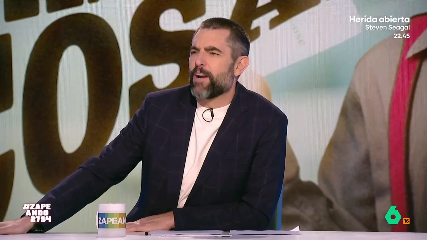 Dani Mateo reacciona a la sorpresa de Benny Blanco para Selena Gómez por San Valentín: "Ese olor de la bañera..." Dani Mateo reacciona a la sorpresa de Benny Blanco para Selena Gómez por San Valentín: "Ese olor de la bañera..."