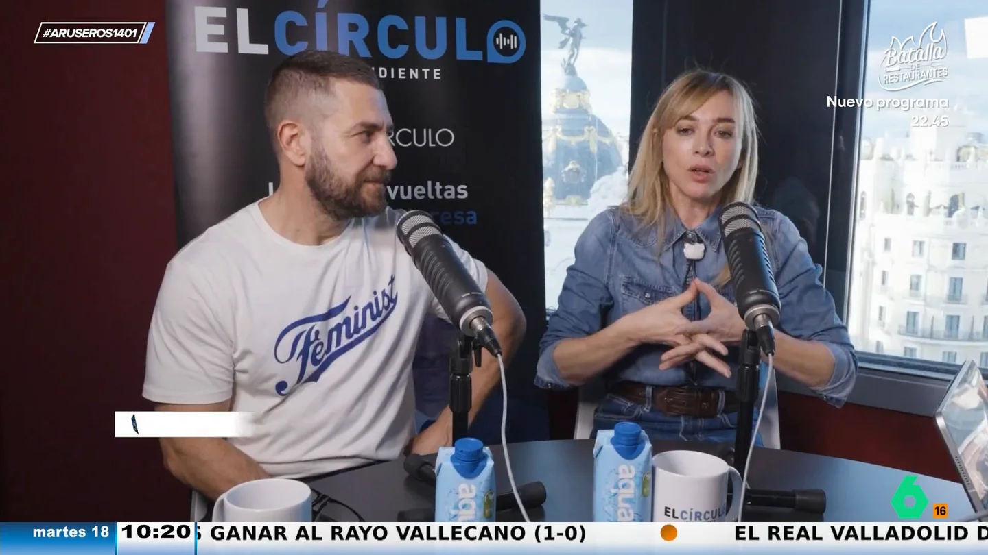 Marta Hazas y Raúl Tejón, en defensa de Karla Sofía Gascón: "Will Smith le pegó una hostia al otro y le dieron el Oscar" Marta Hazas y Raúl Tejón, en defensa de Karla Sofía Gascón: "Will Smith le pegó una hostia al otro y le dieron el Oscar"