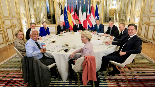 Los principales líderes europeos reunidos este lunes en París para abordar la paz en Ucrania. Los principales líderes europeos reunidos este lunes en París para abordar la paz en Ucrania.