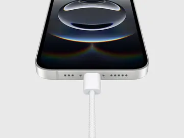 El conector USB tipo C del iPhone 16e El conector USB tipo C del iPhone 16e