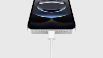 El conector USB tipo C del iPhone 16e