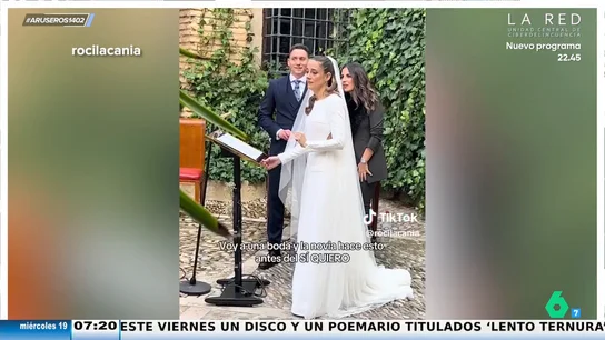 Una novia detiene su boda justo antes de dar el 'sí, quiero' para repartir cervezas entre sus invitados Una novia detiene su boda justo antes de dar el 'sí, quiero' para repartir cervezas entre sus invitados
