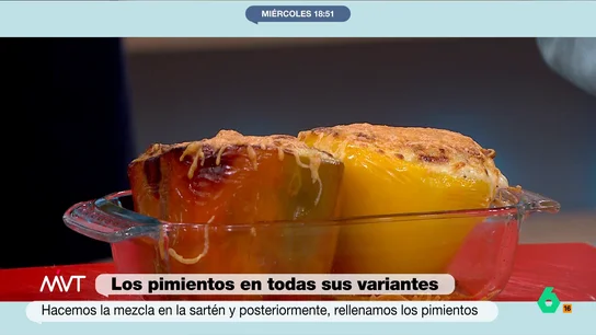 Pablo Ojeda muestra cómo elaborar unos pimientos rellenos de pollo: la receta paso a paso El nutricionista elabora una deliciosa receta, muy sencilla y saludable. Ojeda ha preparado una especie de bechamel que, junto al pollo, sirve como relleno para el pimiento.