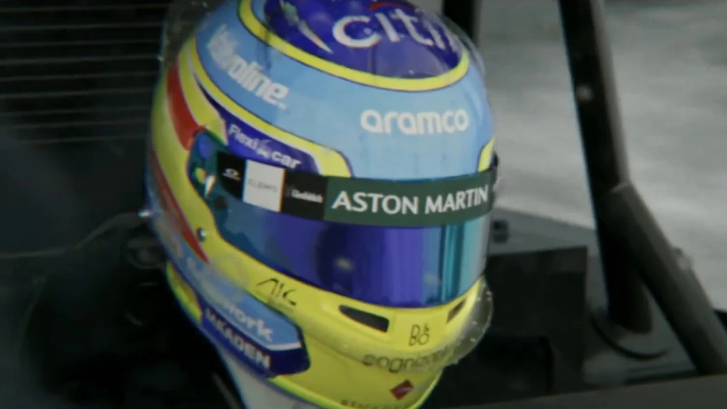 Fernando Alonso en el vídeo promocional de Aston Martin Fernando Alonso en el vídeo promocional de Aston Martin