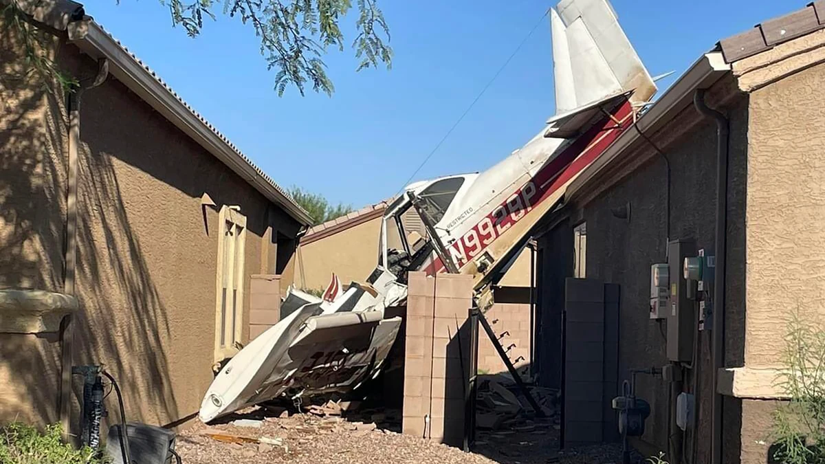 At least two dead for the collision of two planes in Arizona, in the US At least two dead for the collision of two planes in Arizona, in the US