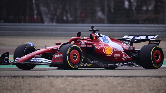 Charles Leclerc con el Ferrari de 2025 Charles Leclerc con el Ferrari de 2025