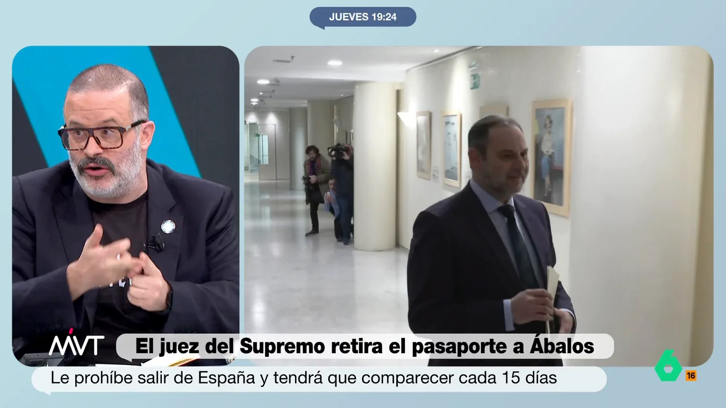 Edu Galán reflexiona sobre la "caspa" del 'caso Koldo': "Es una escena que te la imaginas en 'La escopeta nacional' o 'Torrente'" Edu Galán reflexiona sobre el 'caso Koldo', donde según él "el tema principal es la mentira constante": "Ya no sabes cuántas ha contado Aldama, Koldo o Ábalos", afirma en este vídeo de Más Vale Tarde.