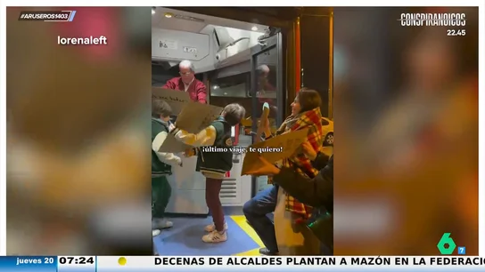 La emocionante última parada de un conductor de autobús antes de jubilarse: "¡Yayo! ¡Yayo!" La emocionante última parada de un conductor de autobús antes de jubilarse: "¡Yayo! ¡Yayo!"