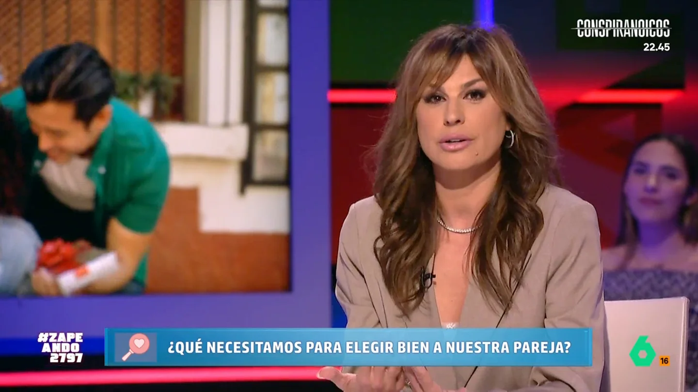 "Tengo amigas que llevan el traje de novia en el maletero, y no": Raquel Perera desvela cómo elegir a la pareja ideal Raquel Perera explica en este vídeo qué tres sencillas cosas hacen falta para elegir a la pareja más adecuada para nosotros, si bien también recuerda que "estar desesperada por la vida no viene bien".