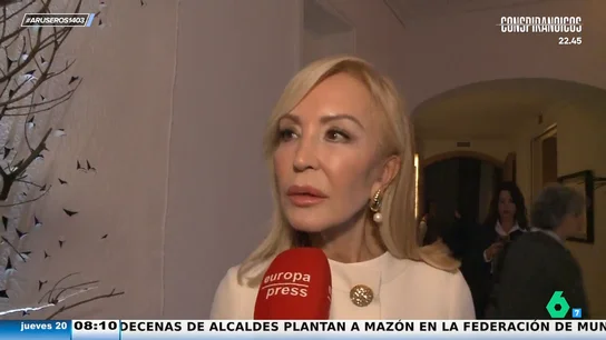 La respuesta de Carmen Lomana cuando le preguntan por qué en sus memorias no aparece Ágatha Ruiz de la Prada: "Me mata" La respuesta de Carmen Lomana cuando le preguntan por qué en sus memorias no aparece Ágatha Ruiz de la Prada: "Me mata"