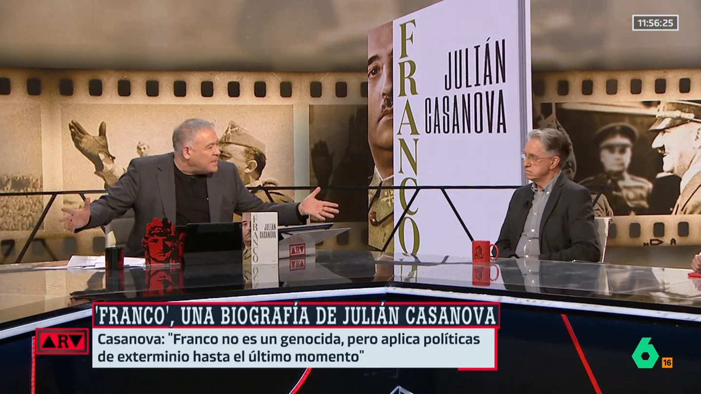 Casanova desmonta el mito de austeridad de Franco: "Hay un punto de inflexión en 1950: su boda con Carmen Polo" Casanova desmonta el mito de austeridad de Franco: "Hay un punto de inflexión en 1950: su boda con Carmen Polo"