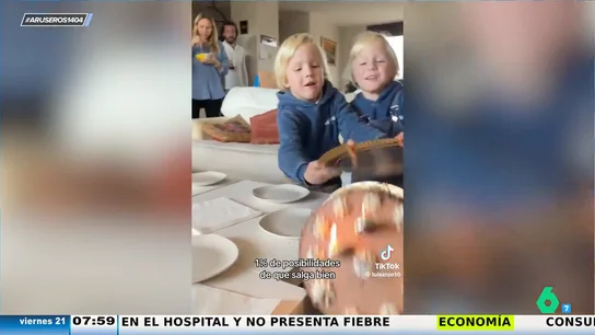 Este vídeo viral de unos niños llevando una tarta de cumpleaños no acaba como esperas: "1% de posibilidades de que salga bien" Este vídeo viral de unos niños llevando una tarta de cumpleaños no acaba como esperas: "1% de posibilidades de que salga bien"