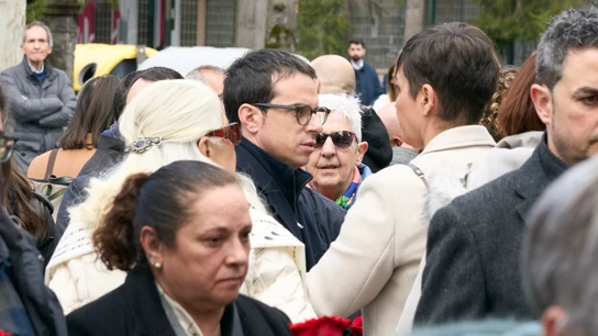 La madre de Jorge Díez, Begoña Elorza, insta a los políticos de EH Bildu a marcharse de la ofrenda floral  La madre de Jorge Díez, Begoña Elorza, insta a los políticos de EH Bildu a marcharse de la ofrenda floral