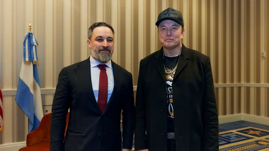 El líder del partido de la derecha española Vox, Santiago Abascal, se reunió este jueves con el magnate Elon Musk El líder del partido de la derecha española Vox, Santiago Abascal, se reunió este jueves con el magnate Elon Musk