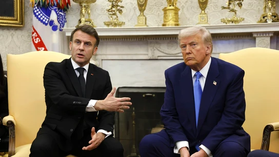 Emmanuel Macron y Donald Trump debaten en el Despacho Oval de la Casa Blanca Emmanuel Macron y Donald Trump debaten en el Despacho Oval de la Casa Blanca