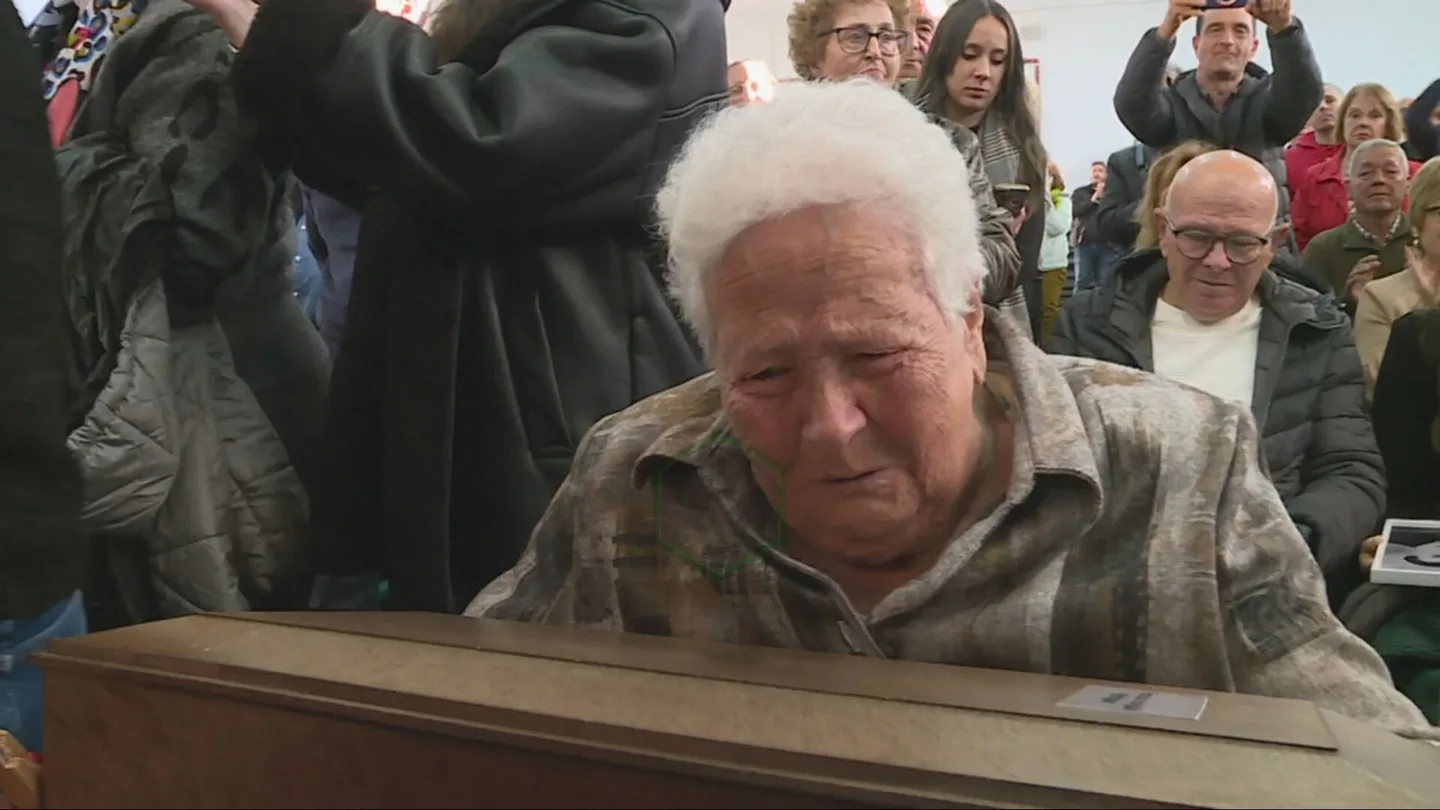 Entregan los restos de dos asesinados por el franquismo a sus familias en Sierra Nevada Entregan los restos de dos asesinados por el franquismo a sus familias en Sierra Nevada