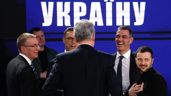 El presidente del Gobierno, Pedro Sánchez, sonriente junto a su homólogo ucraniano, Volodímir Zelenski El presidente del Gobierno, Pedro Sánchez, sonriente junto a su homólogo ucraniano, Volodímir Zelenski