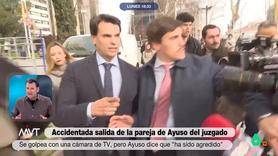 Iñaki López, a Alfonso Pérez Medina tras el golpe del novio de Ayuso: "Supongo que no habréis recibido instrucciones de Pyongyang o Moncloa..." Iñaki López, a Alfonso Pérez Medina tras el golpe del novio de Ayuso: "Supongo que no habréis recibido instrucciones de Pyongyang o Moncloa..."