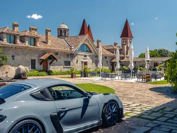 Si te gustan los coches de lujo, no te puedes perder esta exposición que llegará a España en mayo Si te gustan los coches de lujo, no te puedes perder esta exposición que llegará a España en mayo