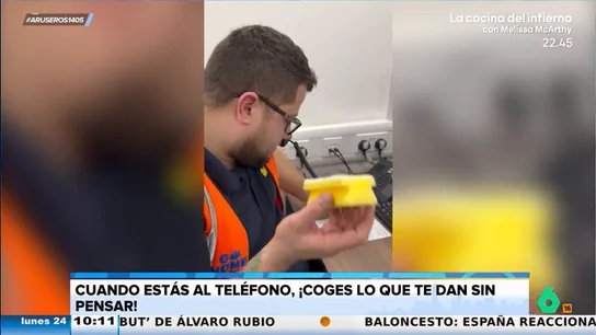 ¿Cogemos lo que nos den sin pensar mientras estamos al teléfono?: una tiktoker se vuelve viral al mostrar la teoría ¿Cogemos lo que nos den sin pensar mientras estamos al teléfono?: una tiktoker se vuelve viral al mostrar la teoría