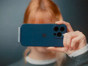 La SSD de Planck adosada a un iPhone La SSD de Planck adosada a un iPhone