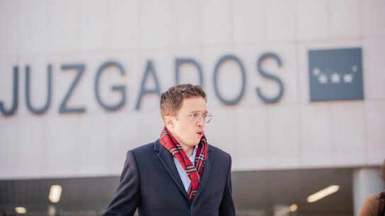 El portavoz de Sumar, &Iacute;&ntilde;igo Errej&oacute;n, a la salida de los juzgados de Plaza Castilla