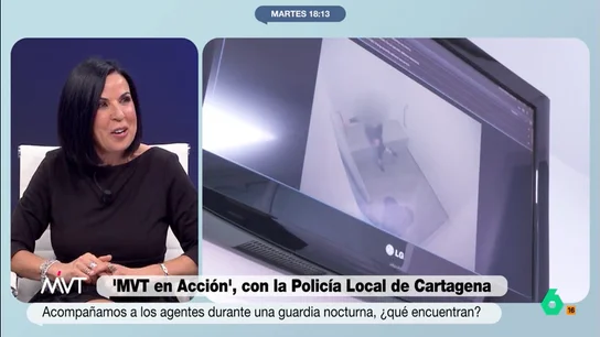 "Huele a miedo, a cortisol": Beatriz de Vicente detalla cómo es el olor en los calabozos de la Policía La abogada Beatriz de Vicente desvela en este vídeo cómo son algunos calabozos, en concreto los "impresionantes" de Plaza de Castilla, donde "si vas muy nerviosito, ya te calman los que hay dentro, porque no estás solo".