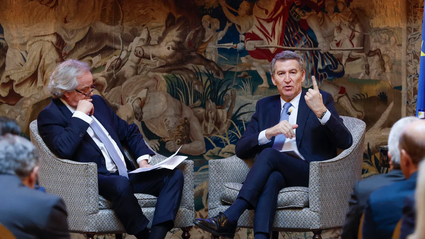 Feijóo extrema su discurso acusando a Sánchez de comprar el alquiler de la Moncloa con dinero público Feijóo extrema su discurso acusando a Sánchez de comprar el alquiler de la Moncloa con dinero público