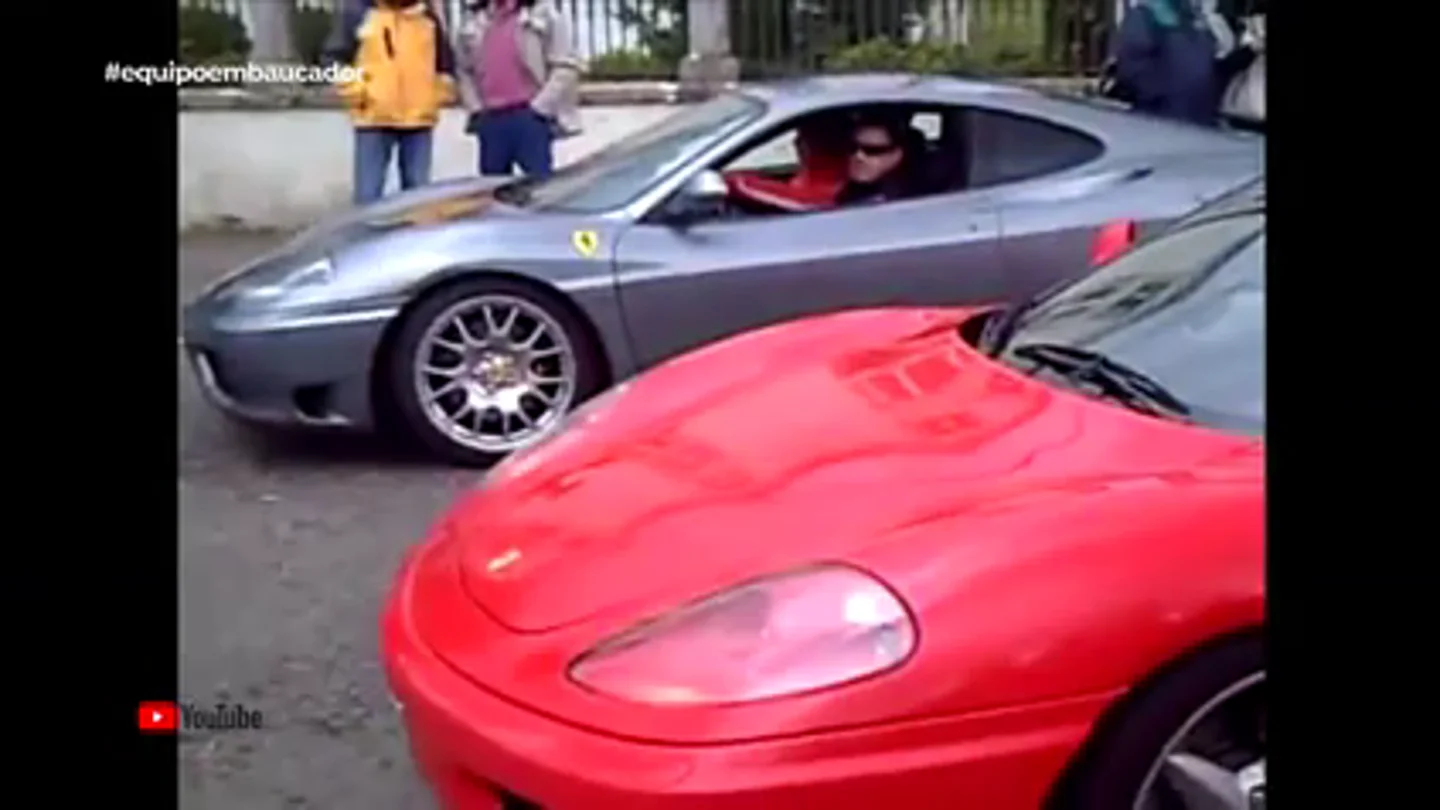 Un Mercedes descapotable de 50.000 euros y un Ferrari valorado en más de 100.000: el alto nivel de vida de Gómez Manzanares, 'El embaucador' Un Mercedes descapotable de 50.000 euros y un Ferrari valorado en más de 100.000: el alto nivel de vida de Gómez Manzanares, 'El embaucador'
