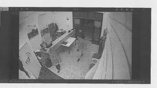 El presidente de la Diputación de Valencia, Vicent Mompó, entrando en el CECOPI el 29 de octubre de 2024 El presidente de la Diputación de Valencia, Vicent Mompó, entrando en el CECOPI el 29 de octubre de 2024