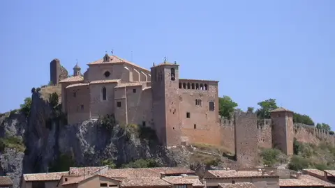 Colegiata Santa María la Mayor de Alquézar Colegiata Santa María la Mayor de Alquézar