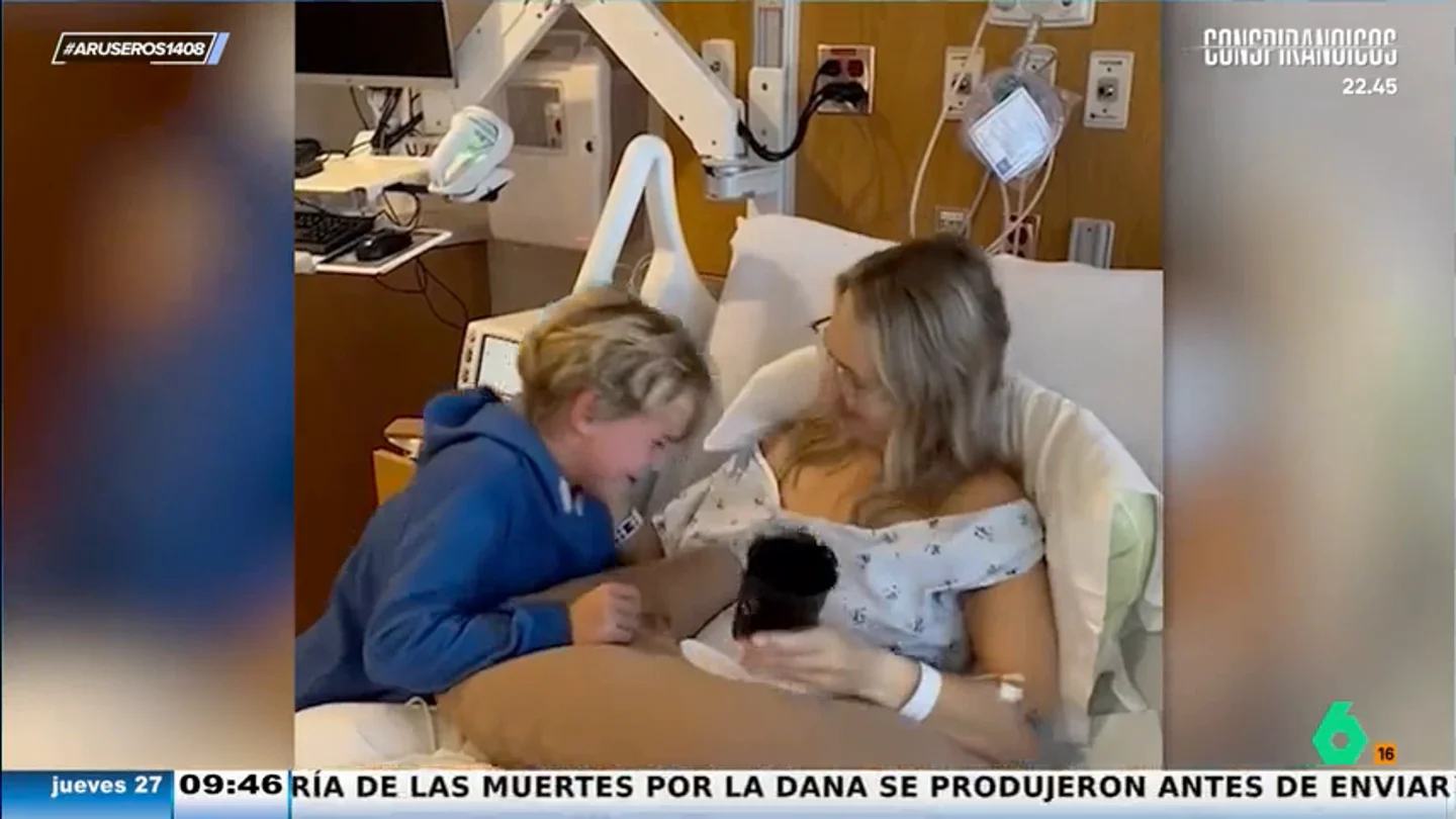 La felicidad de un niño al comprobar que por fin tiene un primo en una familia llena de chicas La felicidad de un niño al comprobar que por fin tiene un primo en una familia llena de chicas