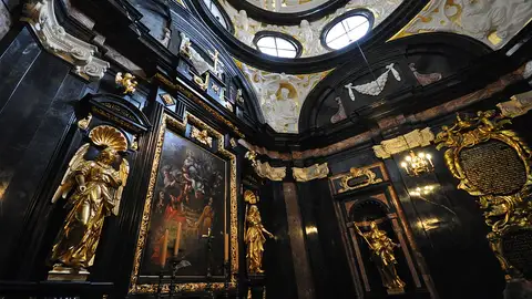 Interior de la Catedral de Wawel, en Cracovia Interior de la Catedral de Wawel, en Cracovia