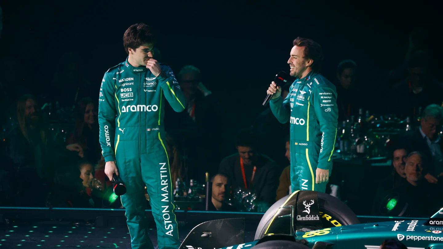Lance Stroll y Fernando Alonso Lance Stroll y Fernando Alonso